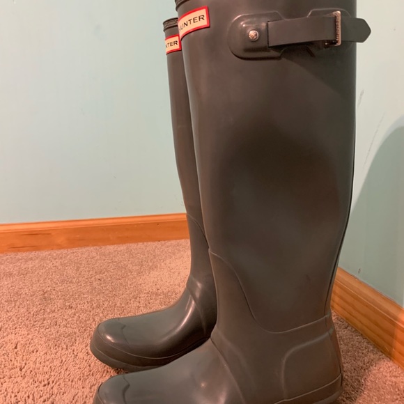 Hunter Boots Tall Gray Size 8 (Worn Twice) - Picture 3 of 7